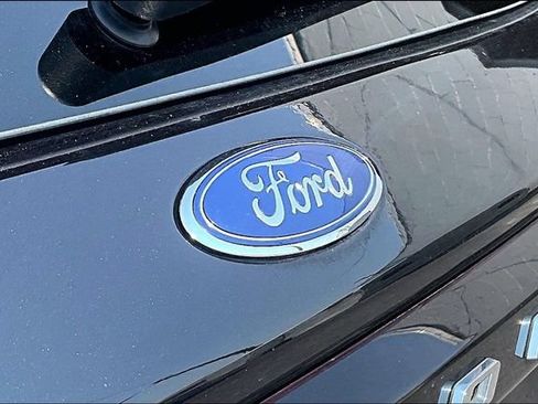 Used 2025 Ford Explorer Active AWD/4WD image 33