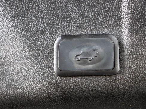 Used 2015 GMC Acadia SLT FWD image 32