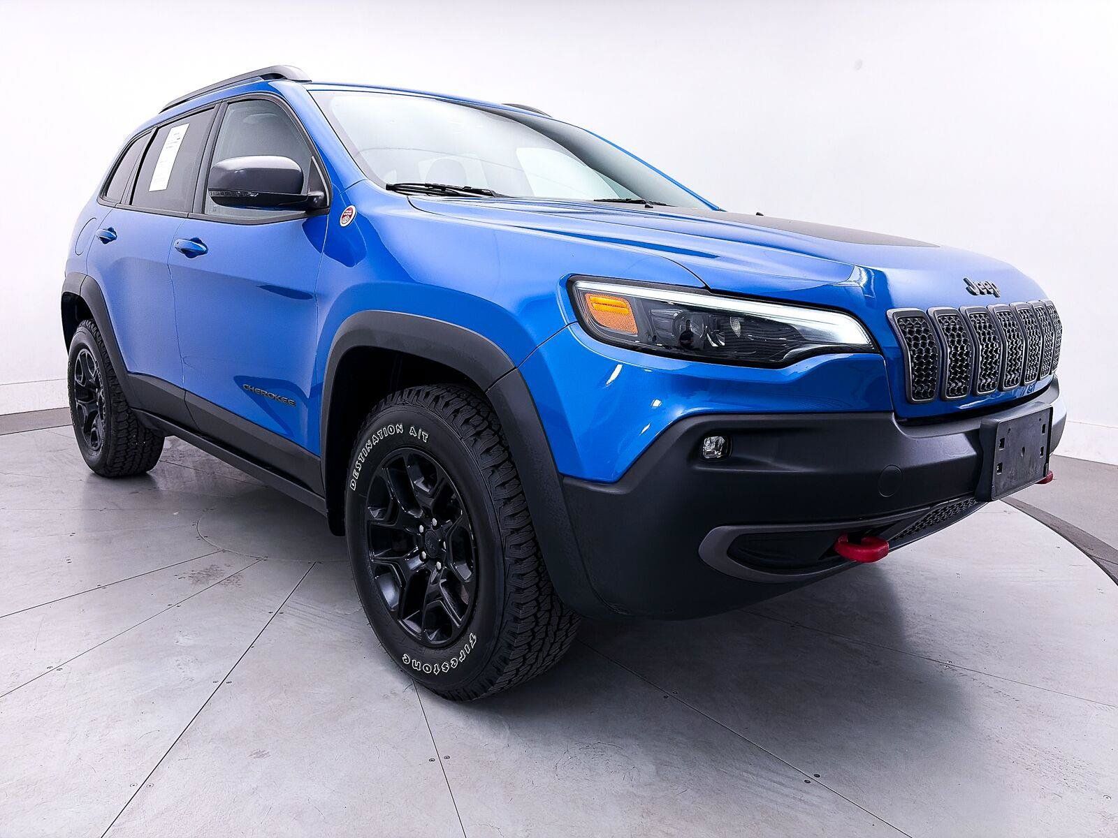 Used 2019 Jeep Cherokee Trailhawk w/ Cold Weather Group AWD/4WD image 10