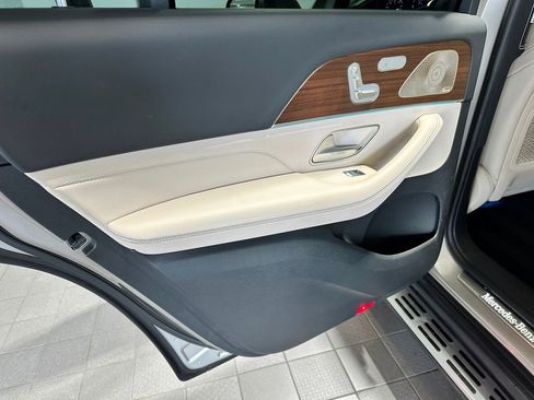 Certified 2023 Mercedes-Benz GLS 450 4MATIC image 34