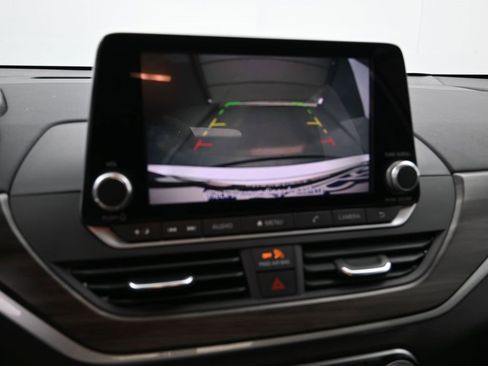 Used 2024 Nissan Altima 2.5 SV image 17