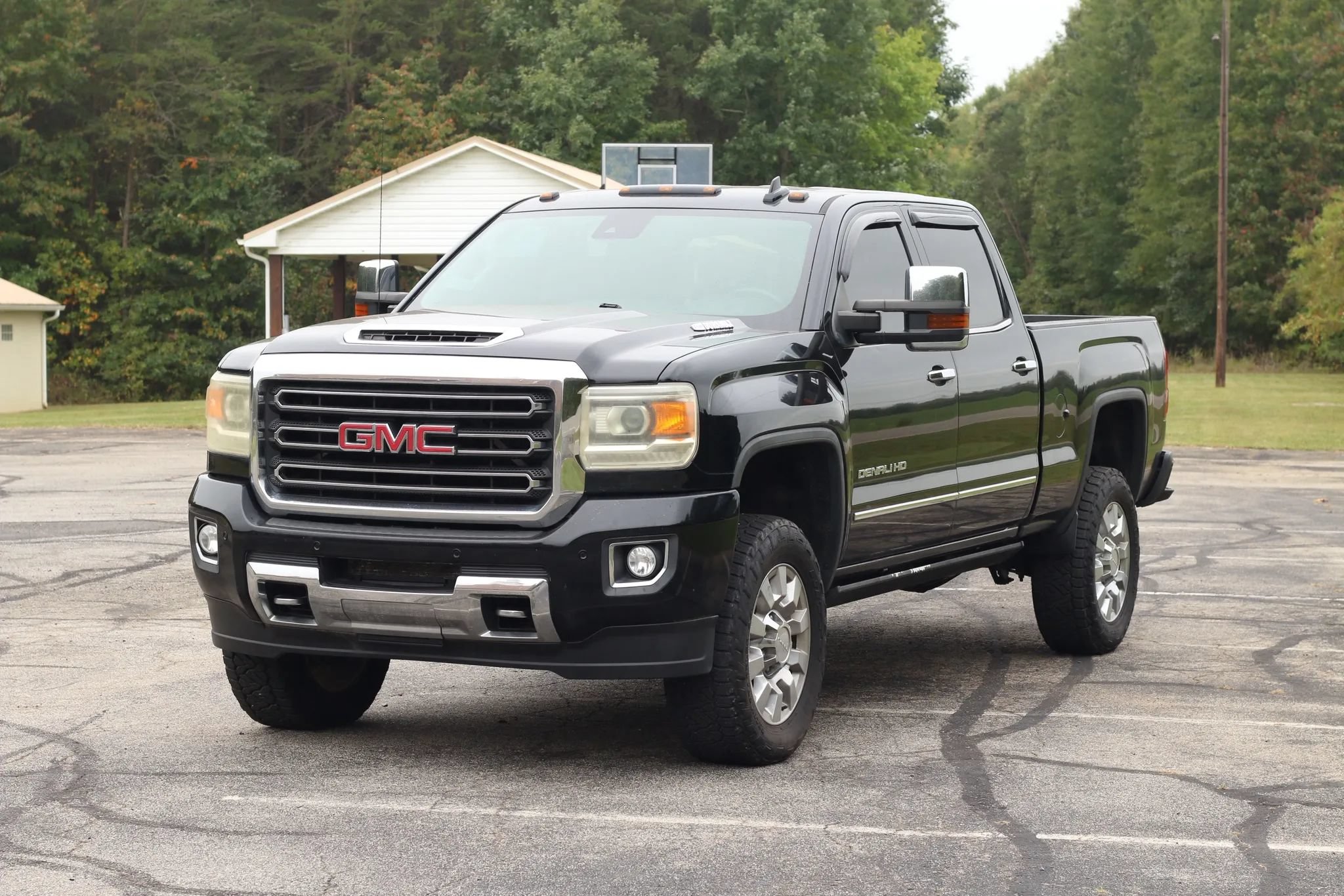 Used 2018 GMC Sierra 2500 Denali w/ Duramax Plus Package AWD/4WD image 2
