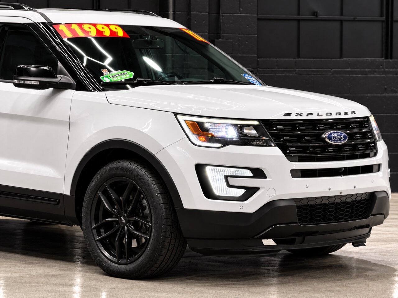 Used 2017 Ford Explorer Sport w/ Equipment Group 401A AWD/4WD image 14