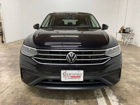 Used 2023 Volkswagen Tiguan SE w/ Panoramic Sunroof Package FWD image 8