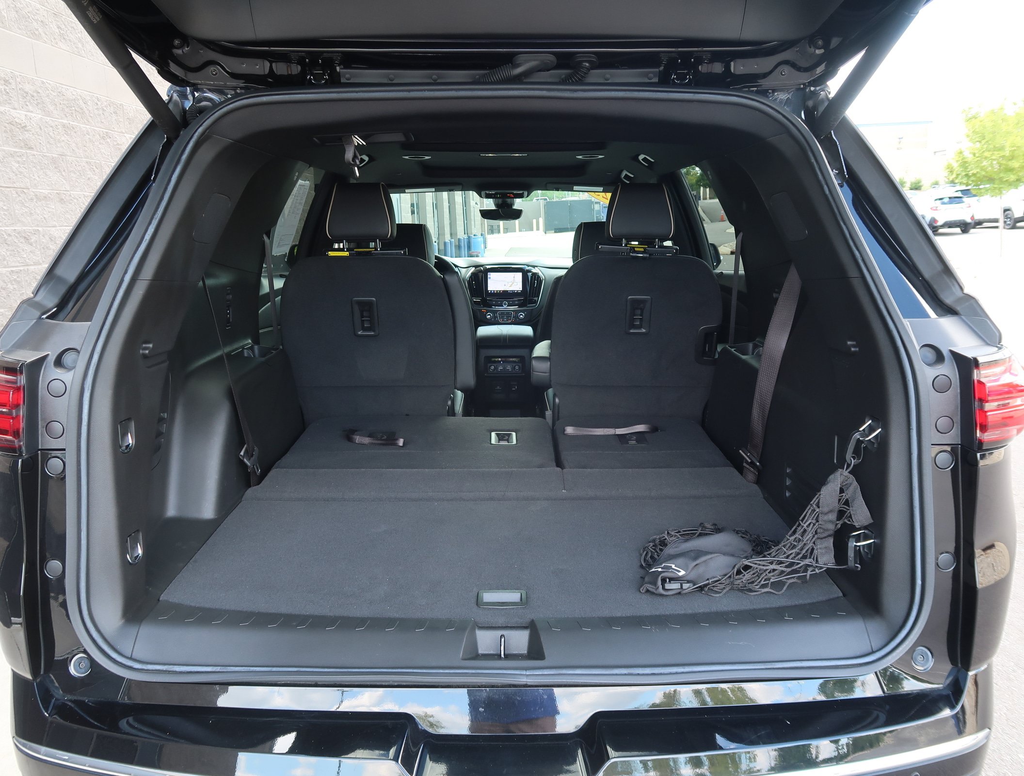 Used 2023 Chevrolet Traverse Premier w/ LPO, Cargo Package FWD image 37