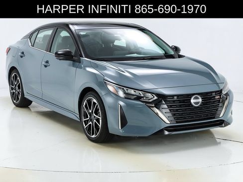 Used 2024 Nissan Sentra SR w/ SR Premium Package FWD image 16