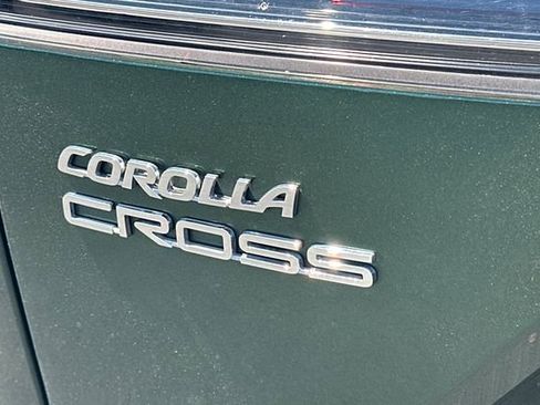 Certified 2022 Toyota Corolla Cross XLE FWD image 32