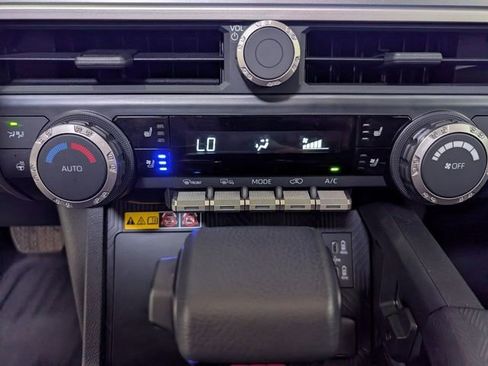 Used 2025 Toyota 4Runner TRD Off-Road Premium AWD/4WD image 23