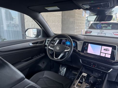 Used 2025 Volkswagen Atlas Cross Sport SE image 34