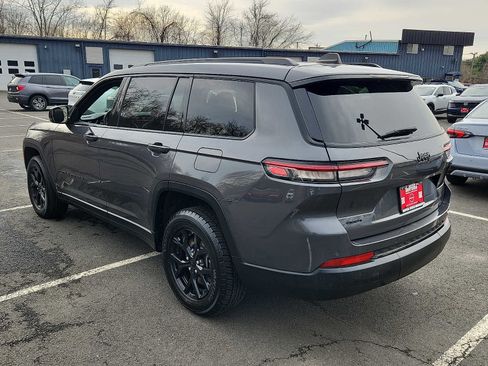 Used 2024 Jeep Grand Cherokee L Laredo image 6