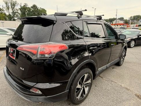 Used 2017 Toyota RAV4 XLE FWD image 8