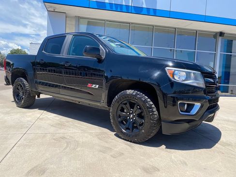 Used 2018 Chevrolet Colorado Z71 w/ Z71 Midnight Edition AWD/4WD image 7