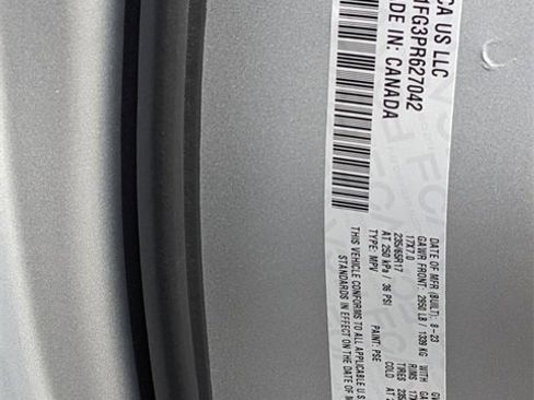 Used 2023 Chrysler Pacifica Touring image 32