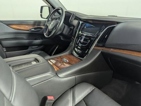 Used 2015 Cadillac Escalade ESV Premium image 26