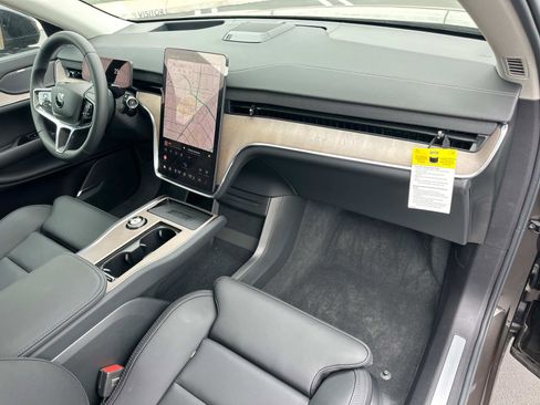 New 2025 Volvo EX90 Plus image 22