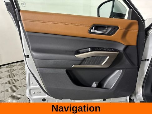 Used 2025 Nissan Pathfinder Platinum w/ Cargo Package FWD image 11