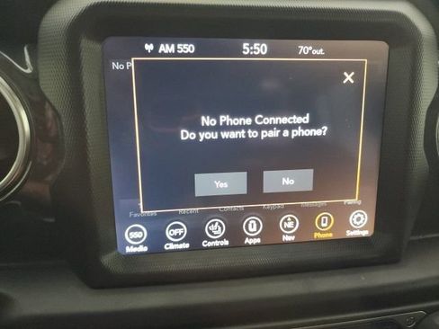 Used 2022 Jeep Wrangler Unlimited Sahara AWD/4WD image 6
