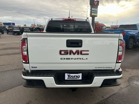Used 2022 GMC Canyon Denali image 5
