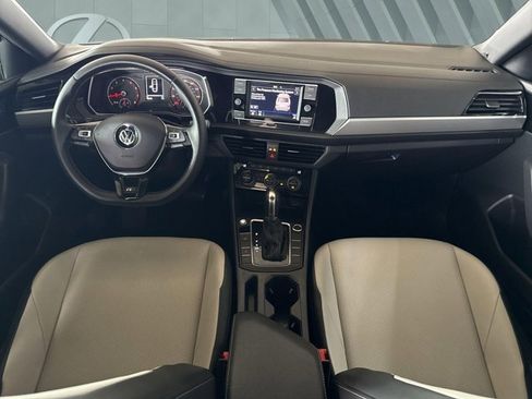 Used 2019 Volkswagen Jetta R-Line image 12