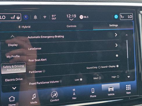 Used 2024 Chrysler Pacifica Limited FWD image 33