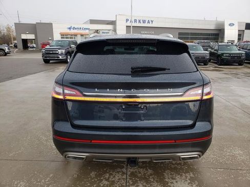 Used 2022 Lincoln Nautilus Reserve w/ Equipment Group 202A image 7