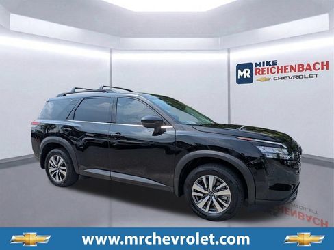 Used 2026 Nissan Pathfinder SL FWD image 1