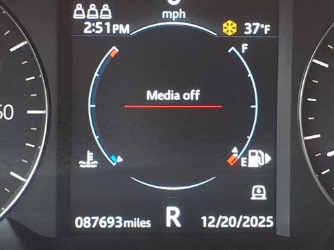 Certified 2020 Land Rover Range Rover Velar R-Dynamic S image 26