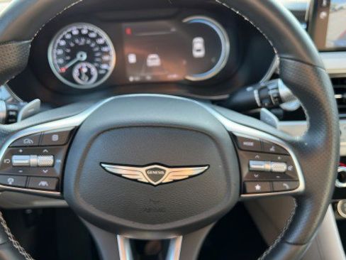 Used 2025 Genesis G70 2.5T image 27