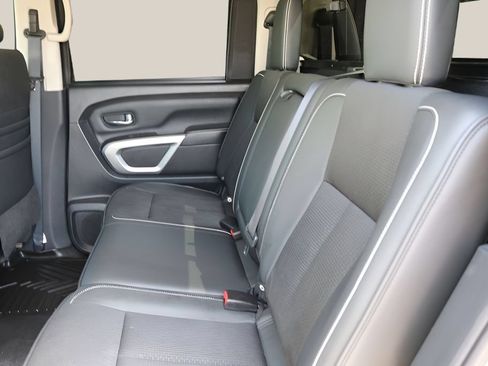 Used 2018 Nissan Titan PRO-4X AWD/4WD image 16