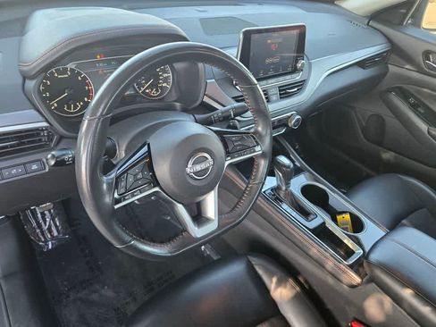 Used 2024 Nissan Altima 2.5 SR FWD image 10