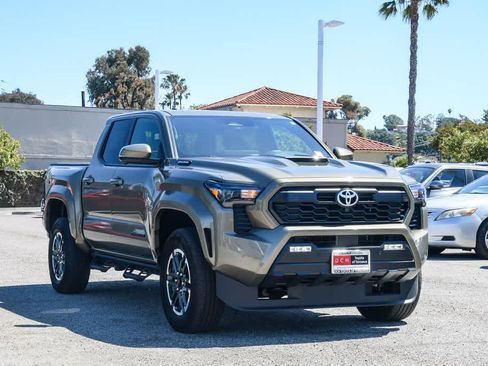 Used 2025 Toyota Tacoma TRD Sport w/ TRD Sport Premium Package image 3