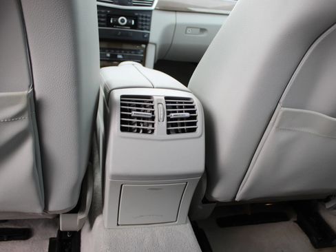 Used 2011 Mercedes-Benz E 350 4MATIC Wagon image 22