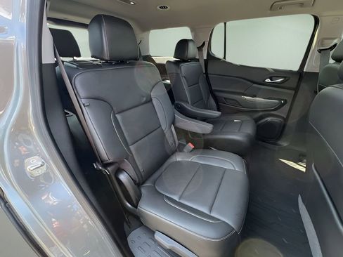 Certified 2023 GMC Acadia SLT w/ Trailering Package image 27