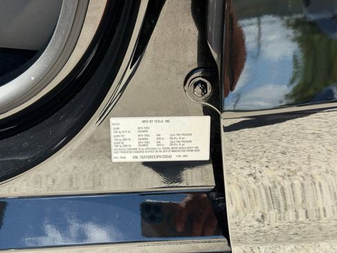 Used 2023 Tesla Model Y AWD image 31
