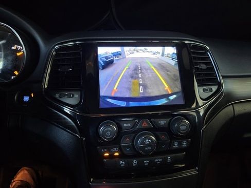 Used 2020 Jeep Grand Cherokee Limited X image 23