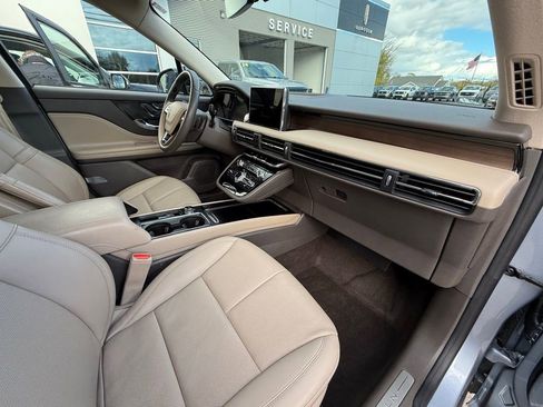 Used 2022 Lincoln Corsair Reserve w/ Equipment Group 201A image 12