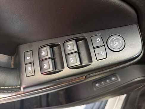 Used 2018 Chevrolet Suburban LT AWD/4WD image 11
