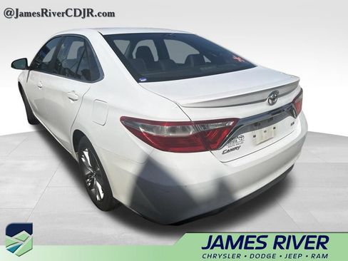 Used 2016 Toyota Camry SE FWD image 8