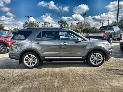 Used 2018 Ford Explorer Limited w/ Equipment Group 301A image 10
