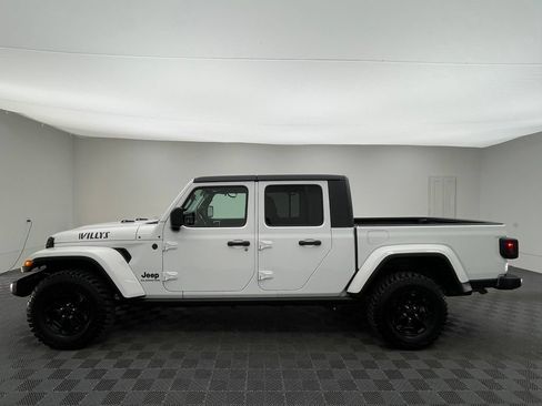 Used 2021 Jeep Gladiator Sport AWD/4WD image 11