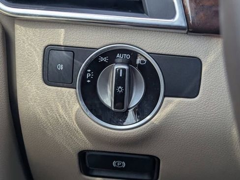 Used 2014 Mercedes-Benz GL 450 4MATIC image 30