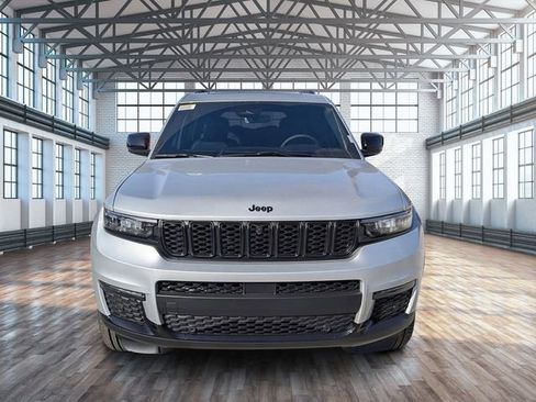 New 2025 Jeep Grand Cherokee L Limited w/ Luxury Tech Group II RWD image 9