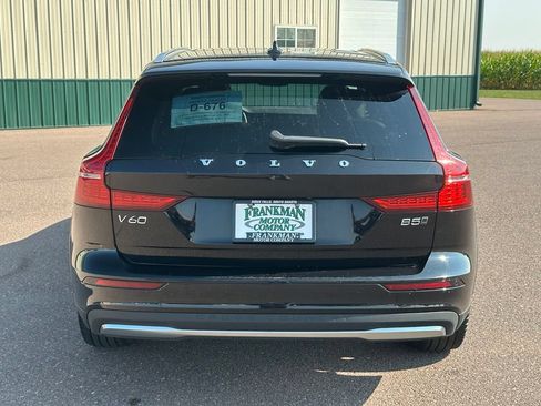 Used 2025 Volvo V60 B5 Cross Country Plus AWD/4WD image 37