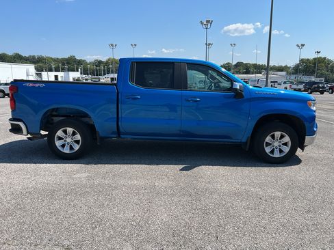 Used 2022 Chevrolet Silverado 1500 LT AWD/4WD image 4