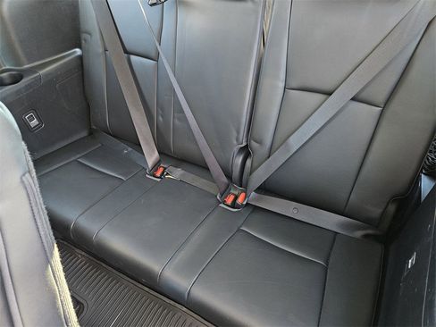 Certified 2023 Toyota Highlander XLE image 31