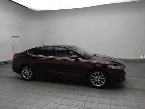 Used 2017 Ford Fusion SE w/ Fusion SE Technology Package image 11