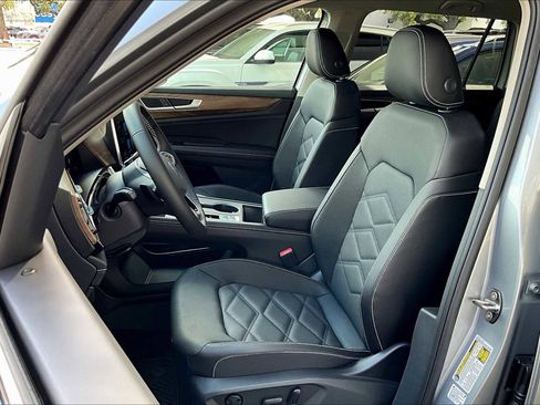 New 2026 Volkswagen Atlas SE image 9