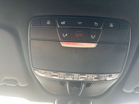 Used 2019 Mercedes-Benz GLC 300 4MATIC image 19
