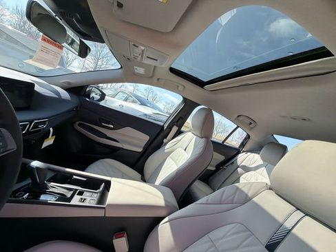 New 2026 Nissan Sentra SL w/ Floor Mat Package FWD image 20