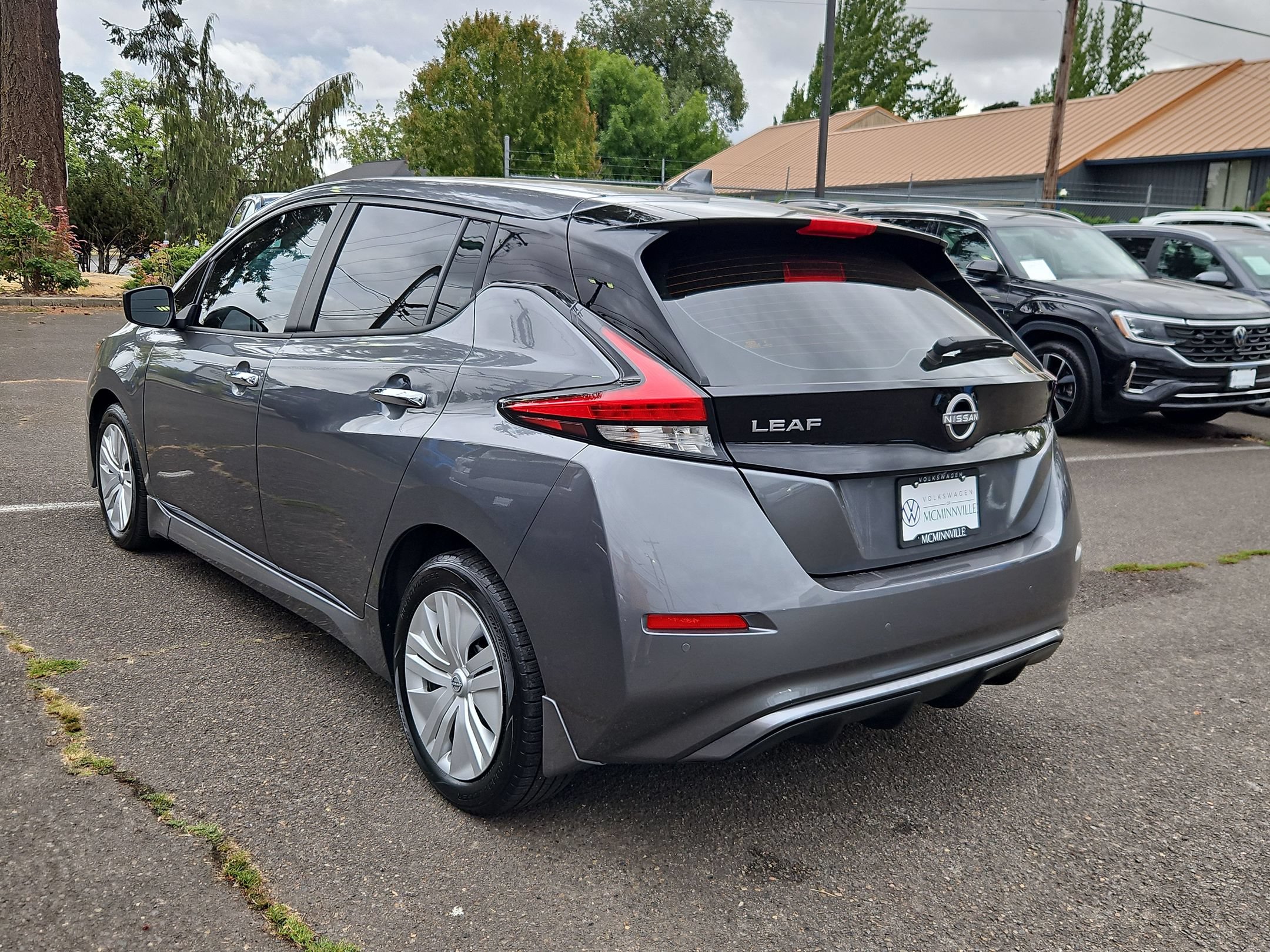 Used 2025 Nissan Leaf S FWD image 3